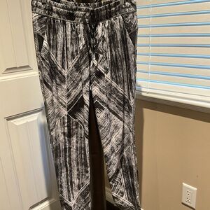 Lululemon Namaskar II Lightweight Elastic Waist Pants in Heatwave White